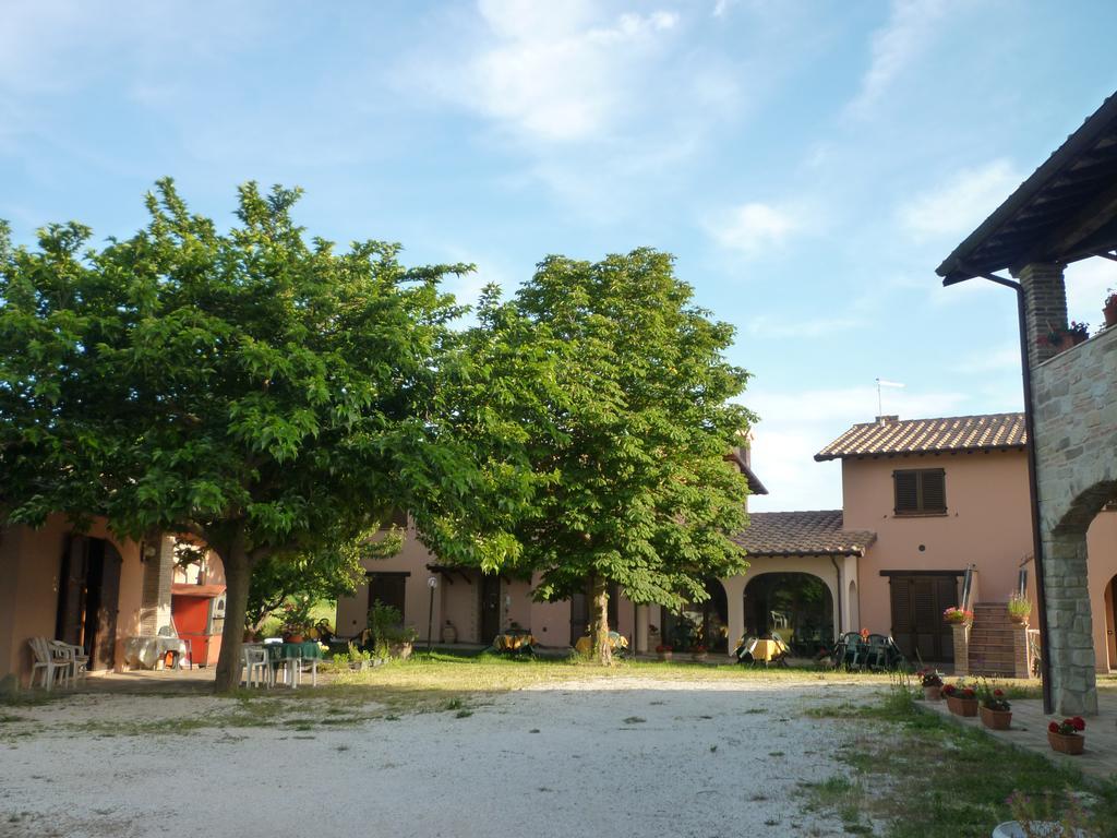 Tadinum Romana Gualdo Tadino Exteriör bild